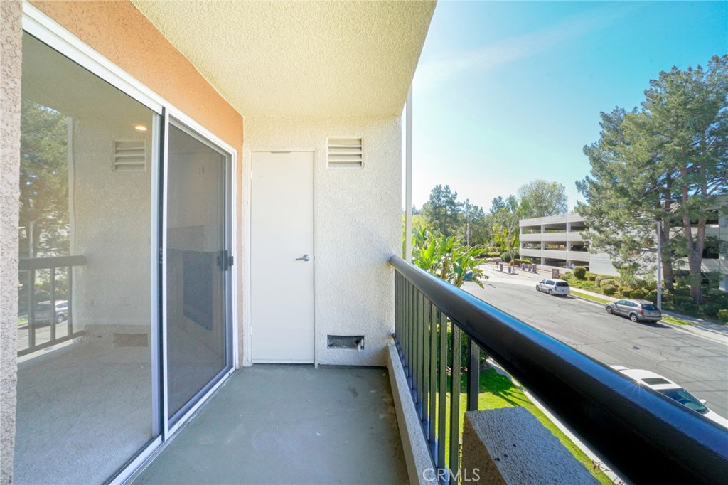 5510 Owensmouth Avenue 209