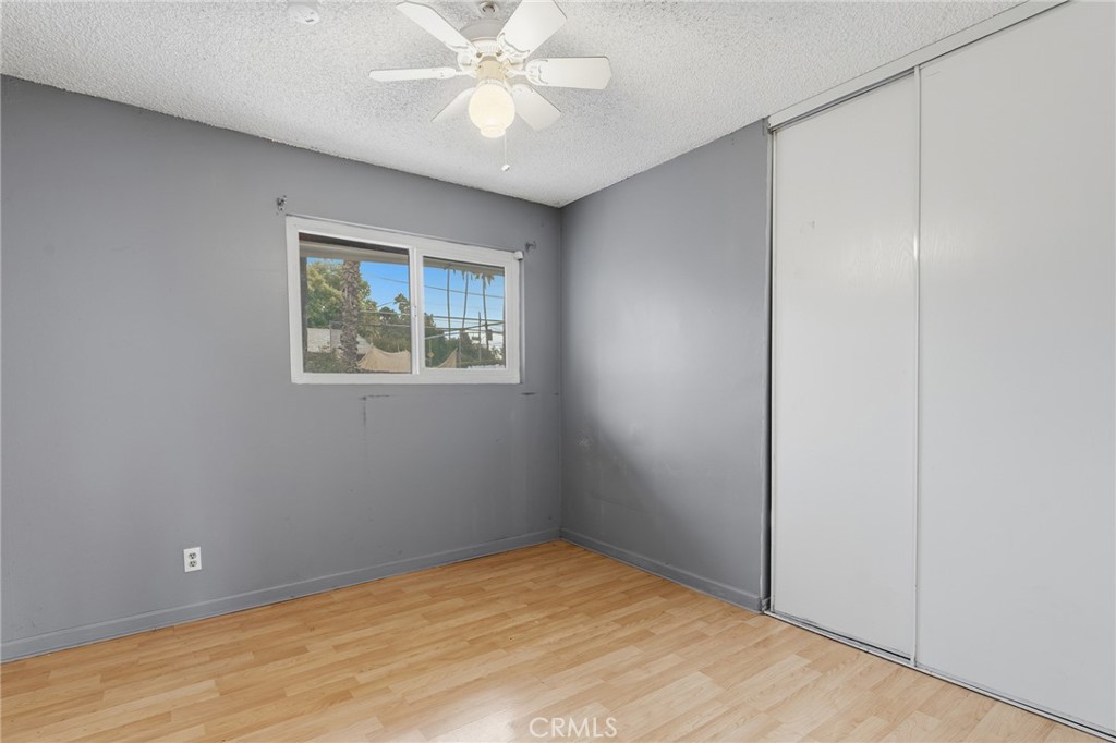 8233 Fallbrook