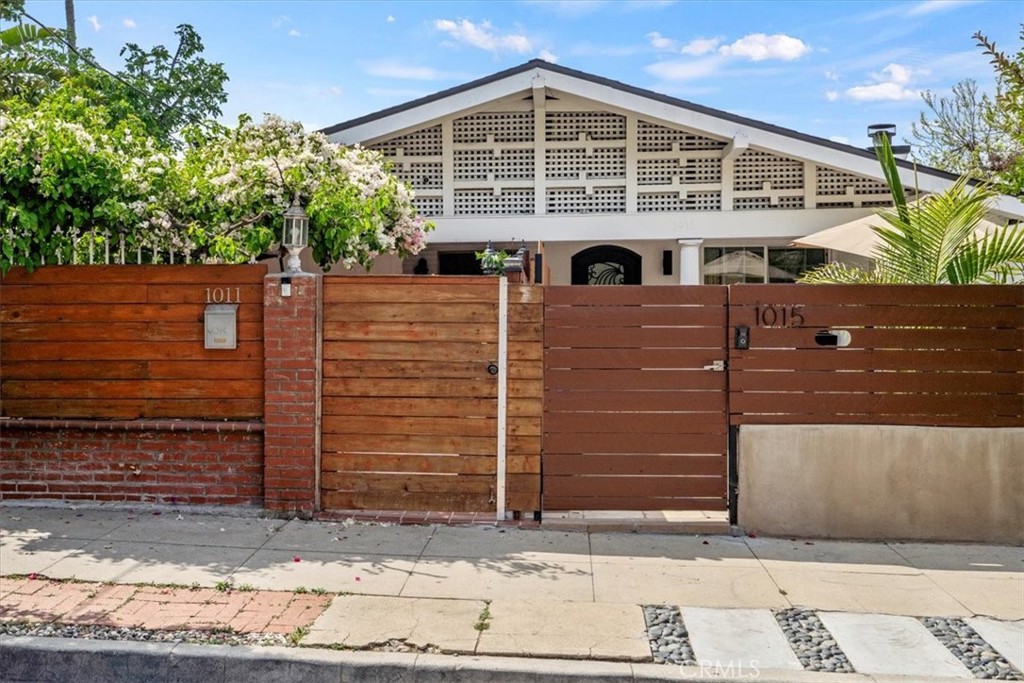 1015 Coronado Terrace