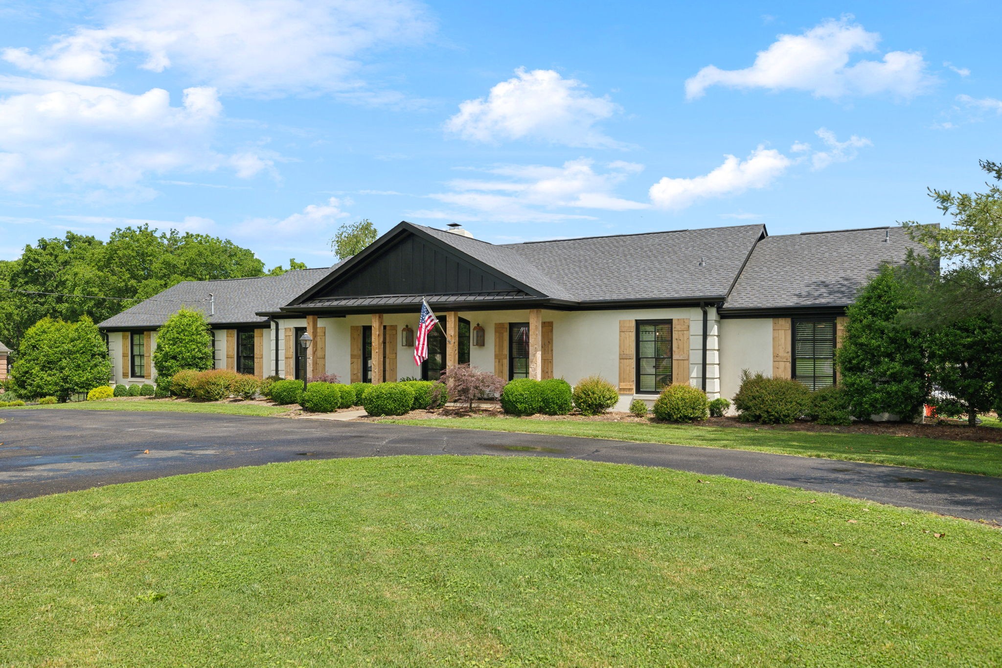 106 Steeplechase Ln
