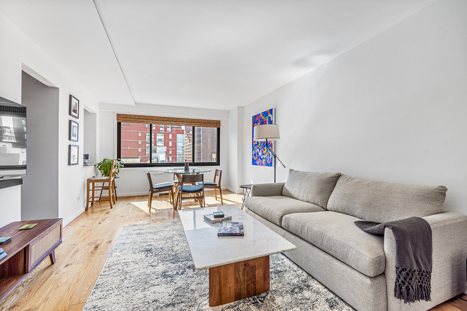 201 W 21ST Street 8DE