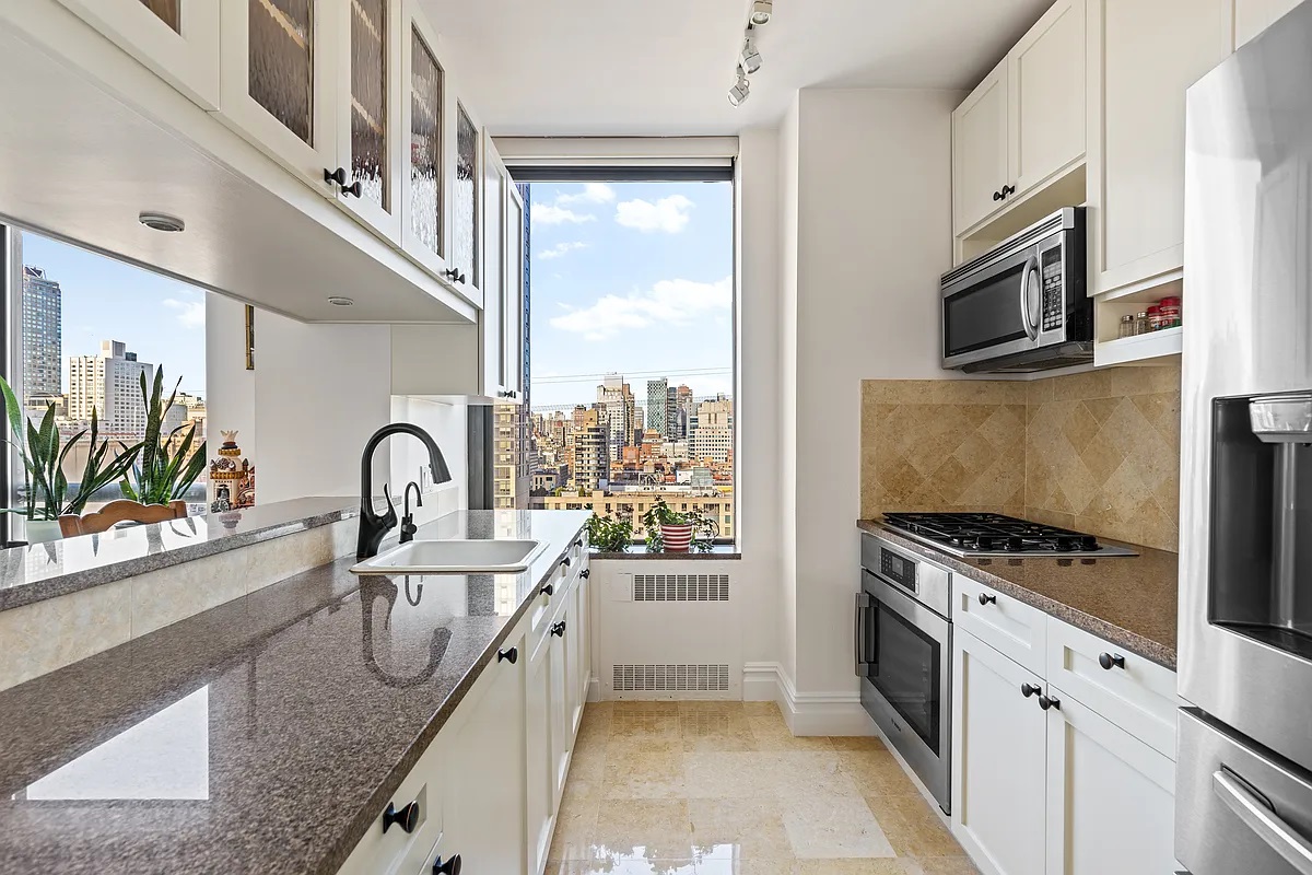 418 E 59TH Street 18B