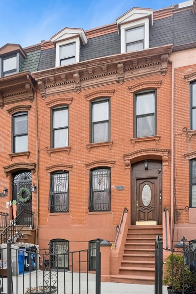 176 MACON Street