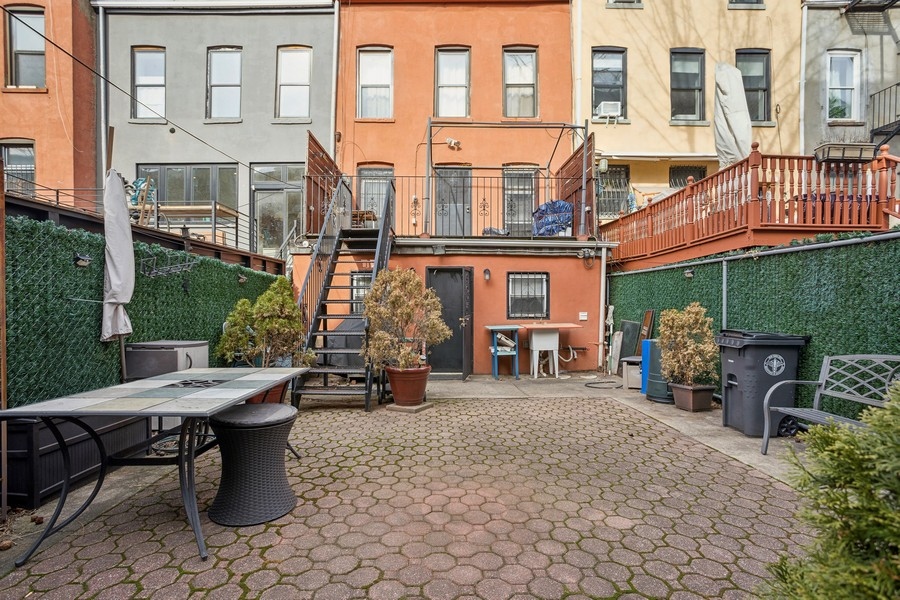 176 MACON Street