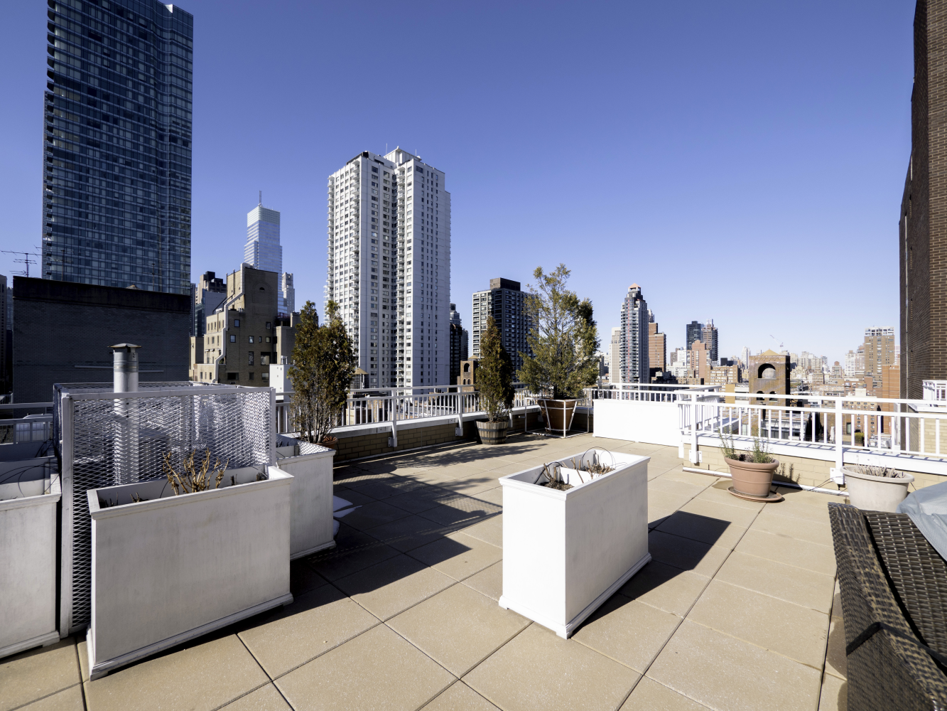 345 E 56TH Street 15E