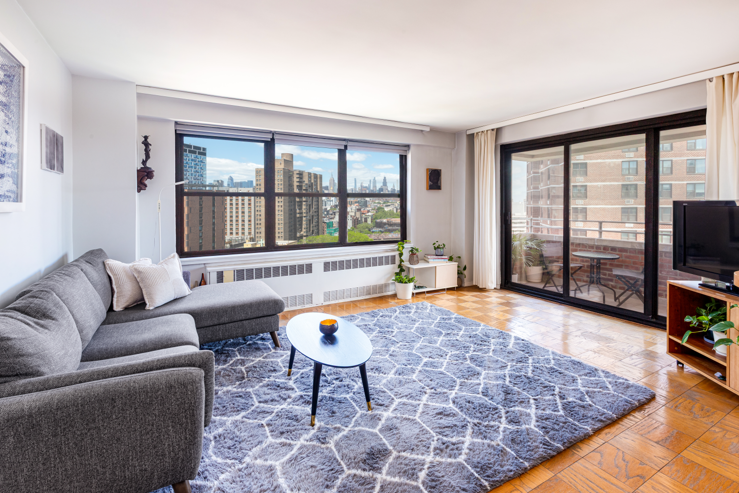 268 E BROADWAY A1402