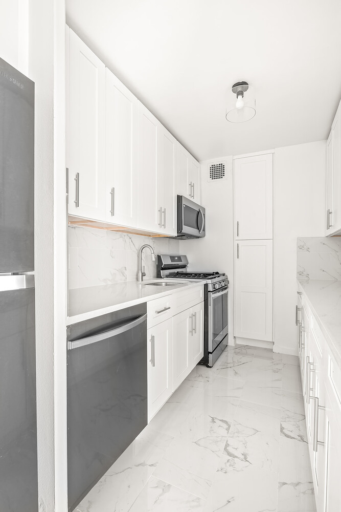 330 E 33RD Street 3M