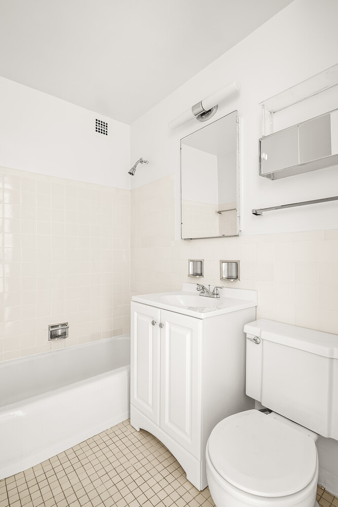 330 E 33RD Street 3M