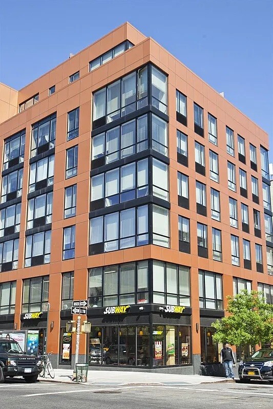 1595 LEXINGTON Avenue 8A