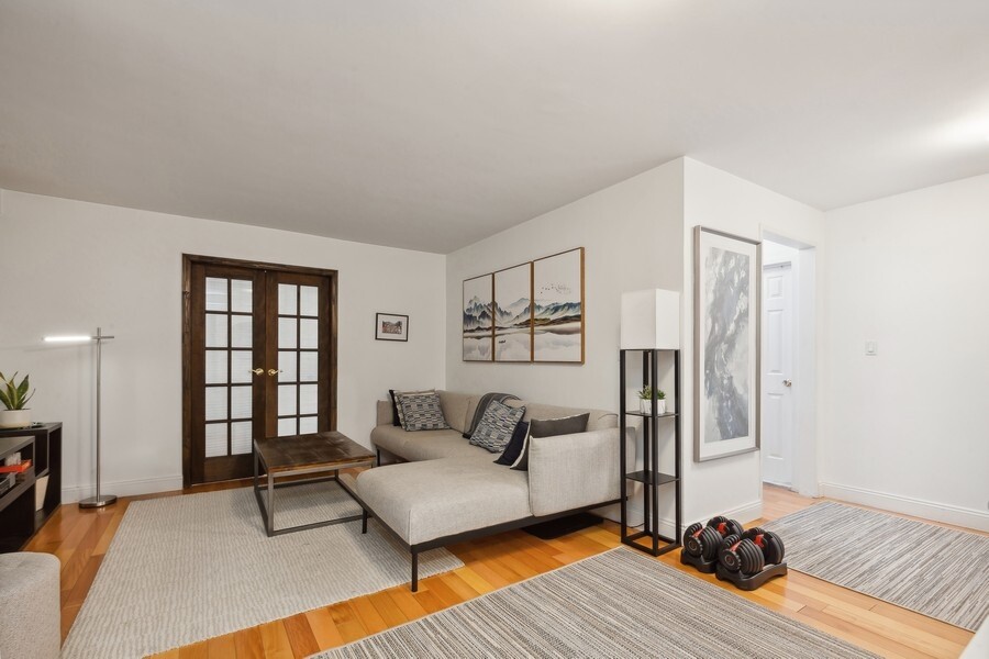 310 LEXINGTON Avenue 2D