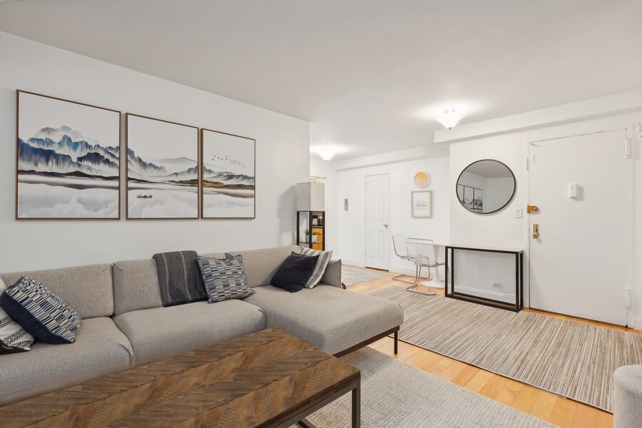 310 LEXINGTON Avenue 2D
