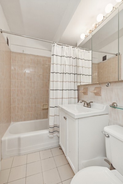 310 LEXINGTON Avenue 2D