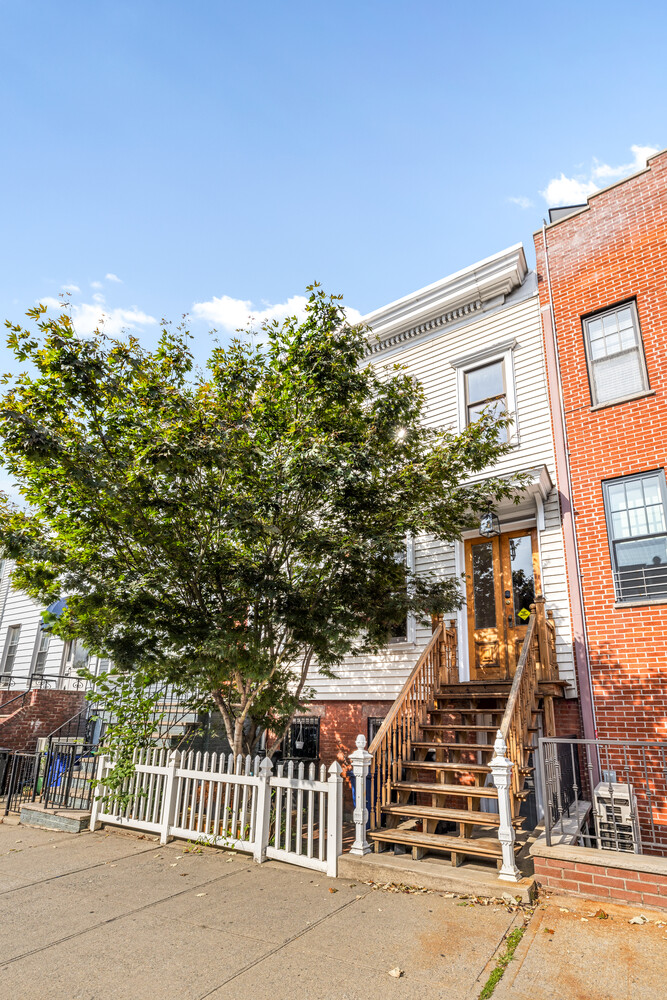 319 PROSPECT Avenue