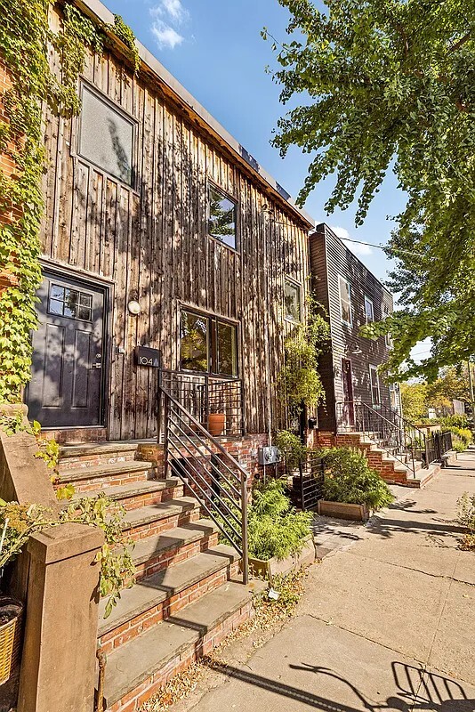 104 KING Street