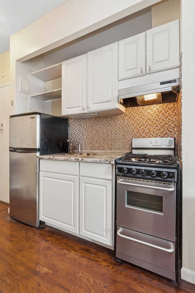 438 W 49TH Street 5A