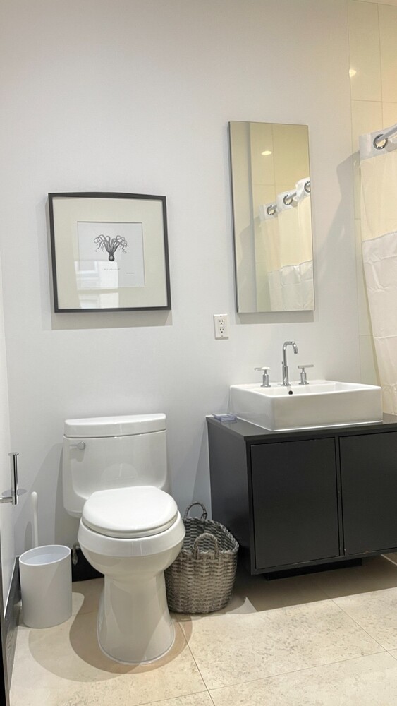 254 PARK Avenue S 6A