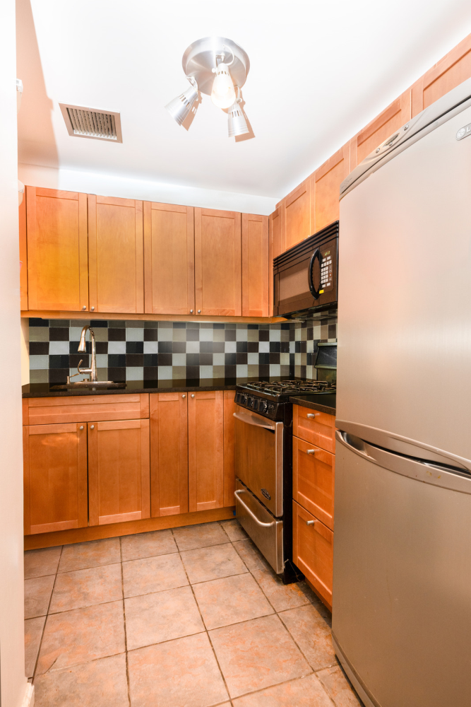 9 BARROW Street 4B