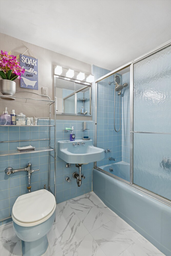 3215 AVE H 11M