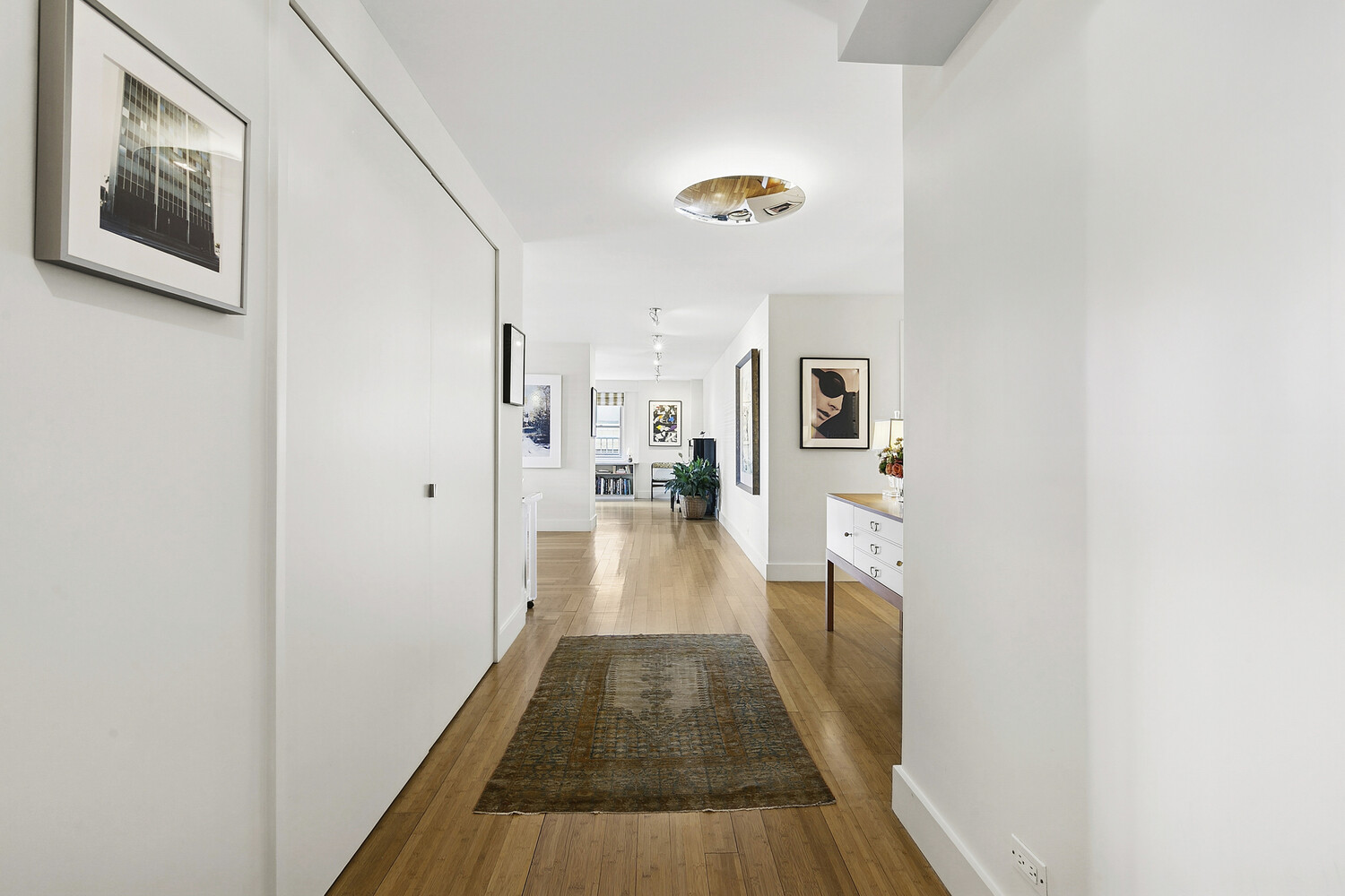 70 E 10TH Street 19B