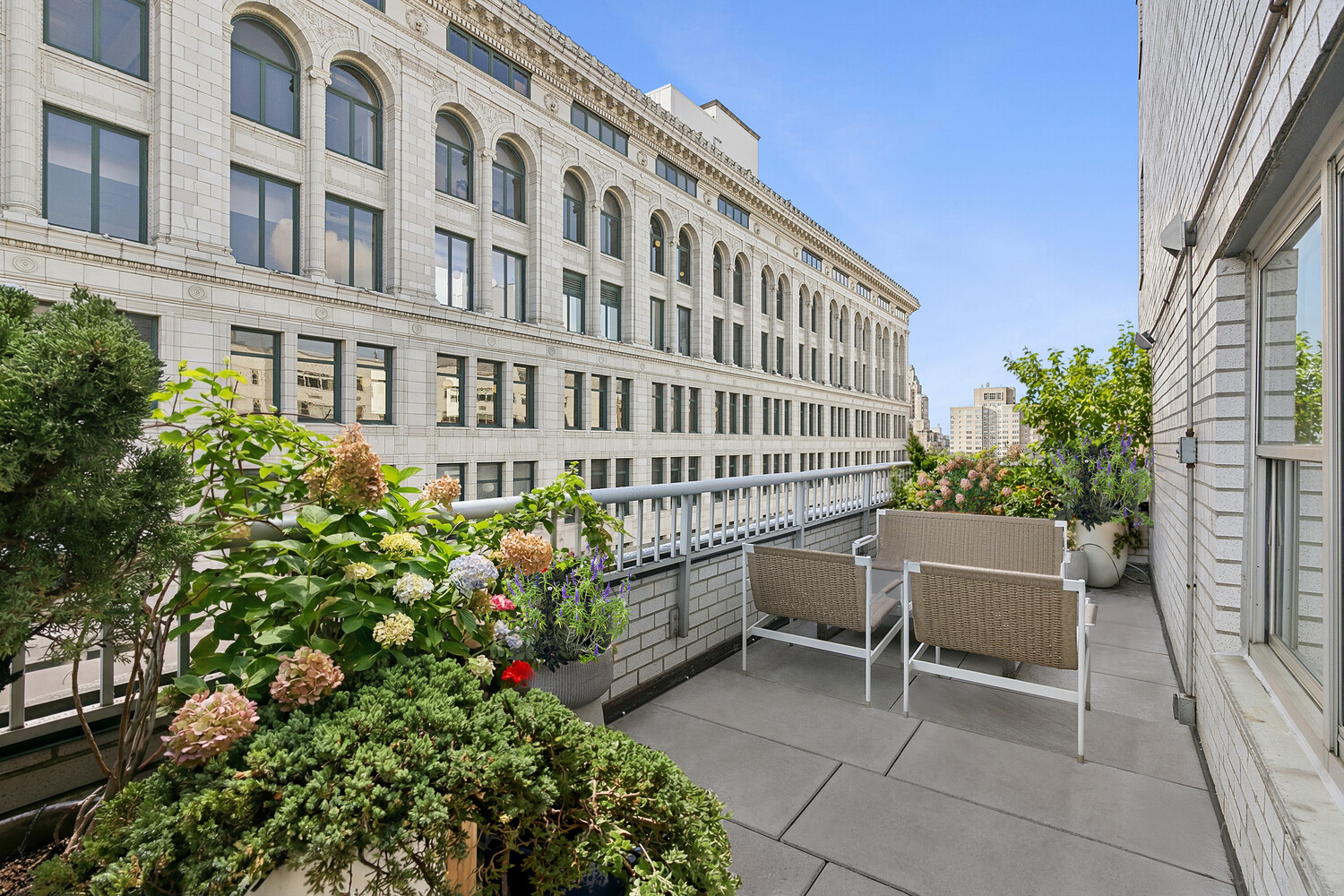 70 E 10TH Street 19B