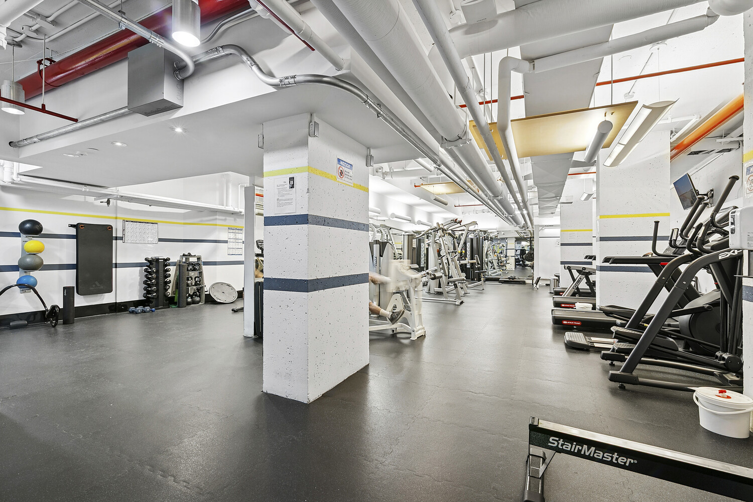 70 E 10TH Street 19B