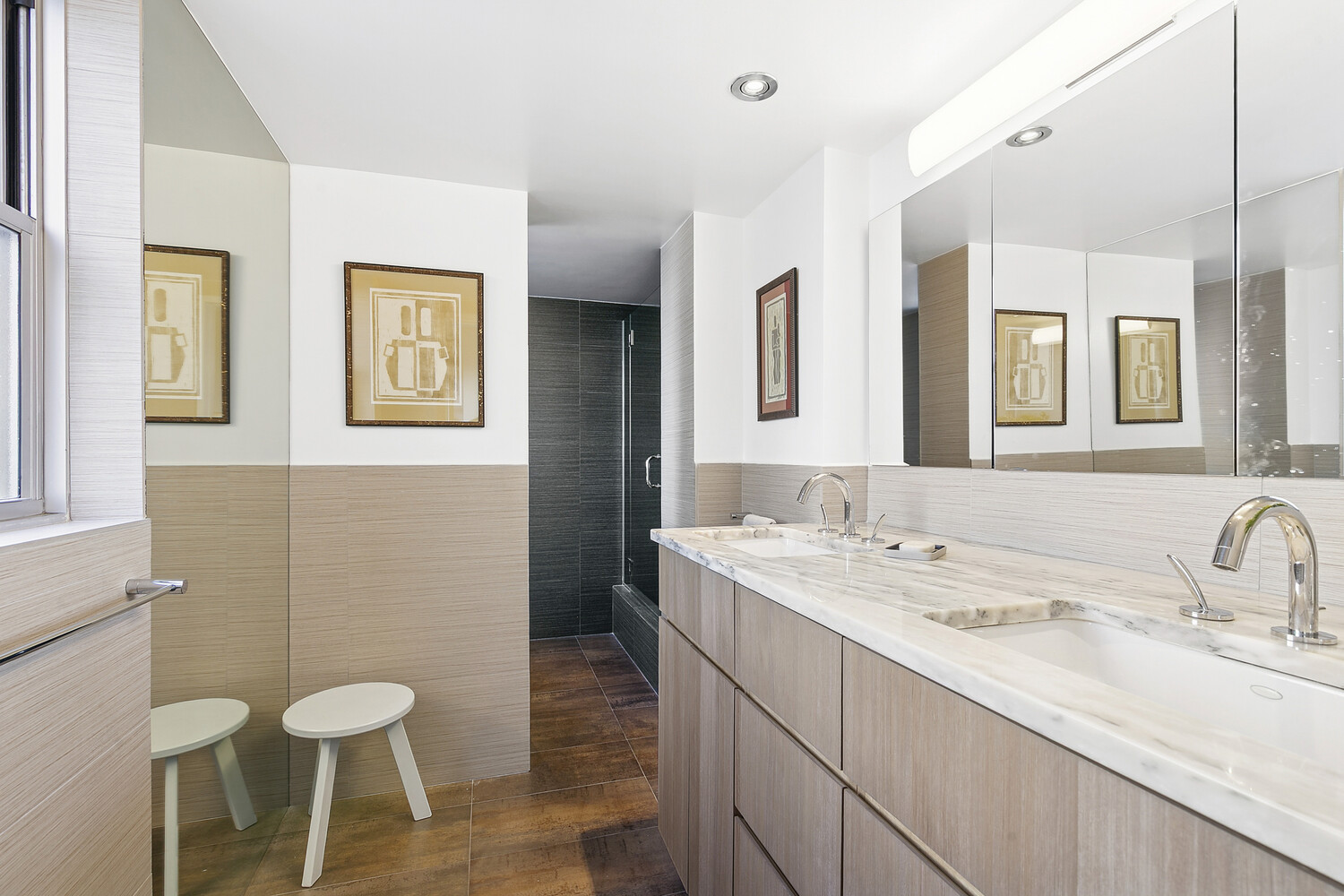 70 E 10TH Street 19B