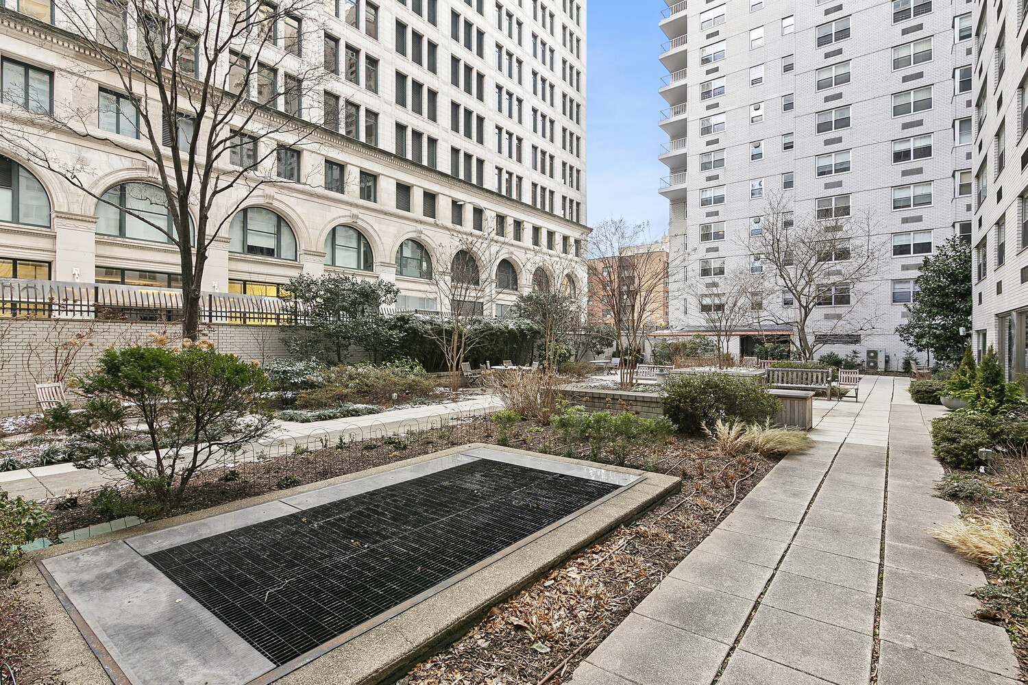 70 E 10TH Street 19B