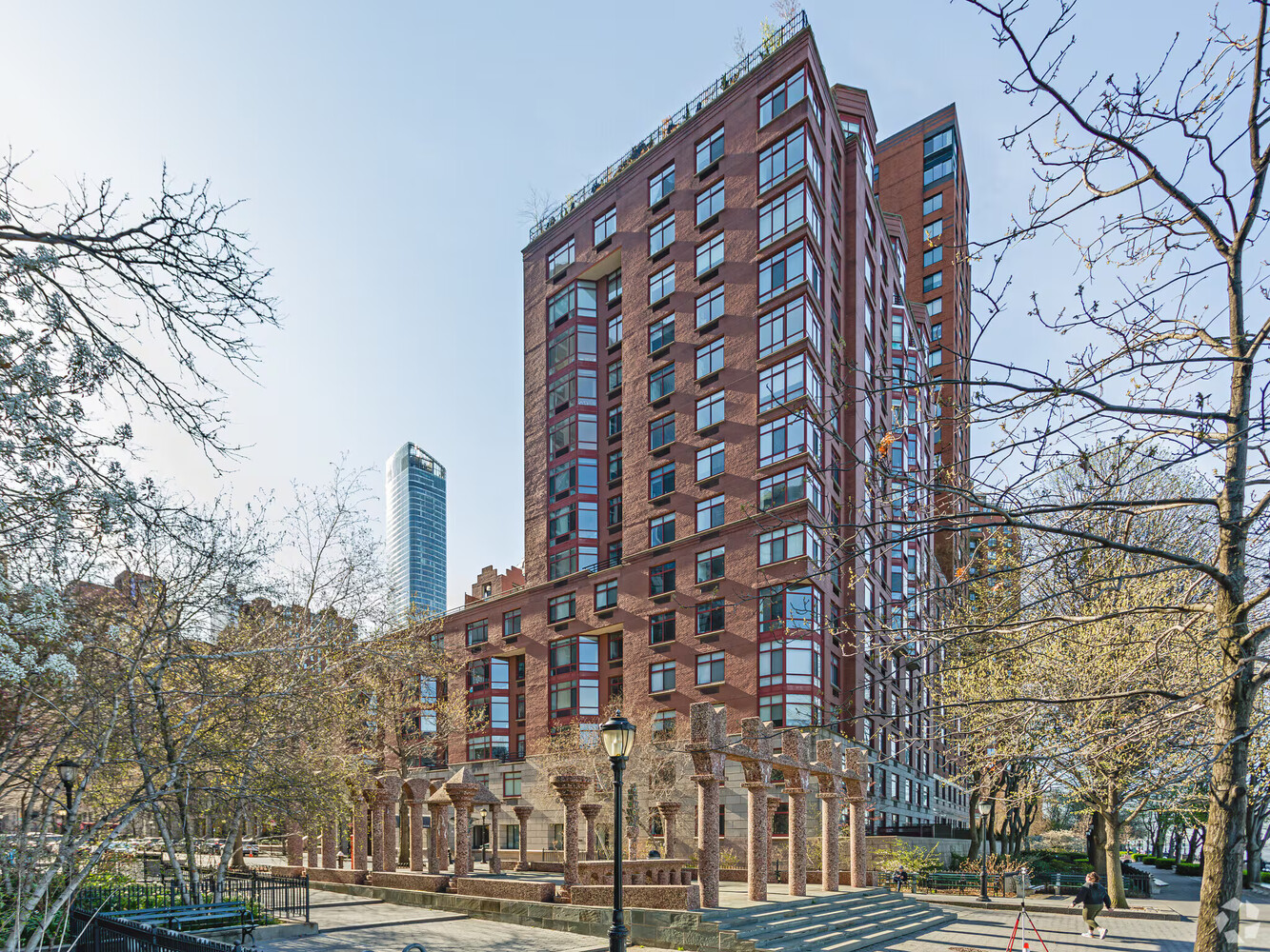 350 ALBANY Street 5MN