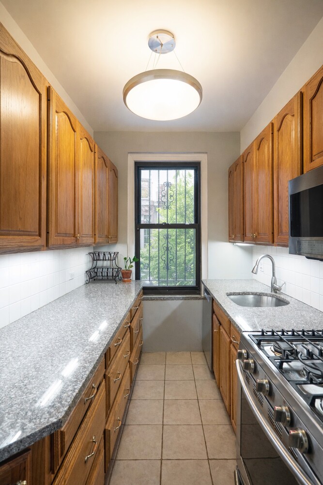 41 W 96TH Street PARLOR