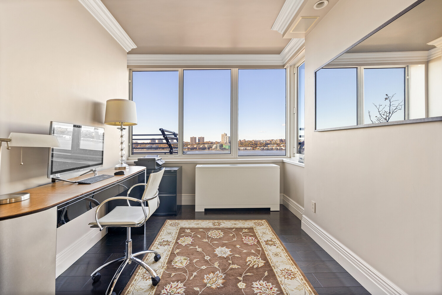 120 RIVERSIDE Boulevard 16HM