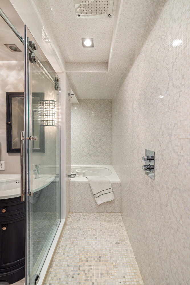 120 RIVERSIDE Boulevard 16HM