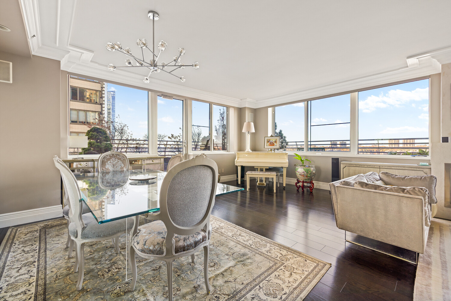 120 RIVERSIDE Boulevard 16HM