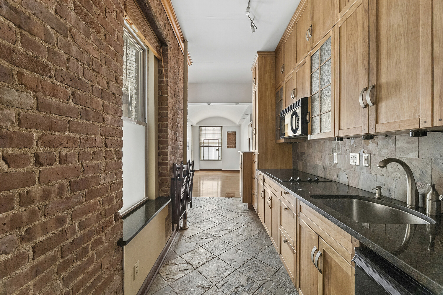 114 E 98TH Street 1W