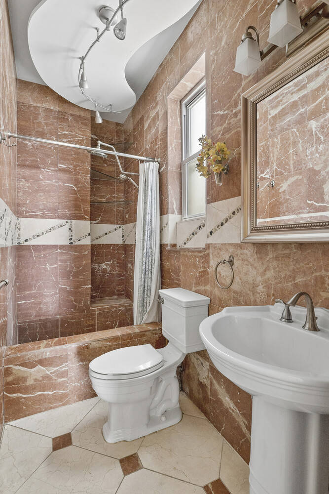 114 E 98TH Street 1W