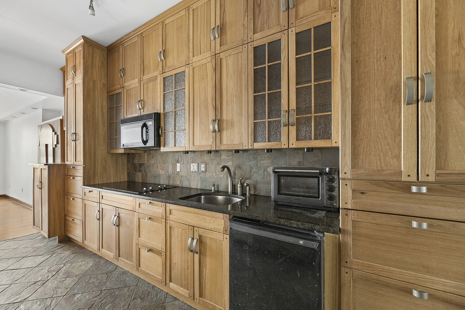 114 E 98TH Street 1W