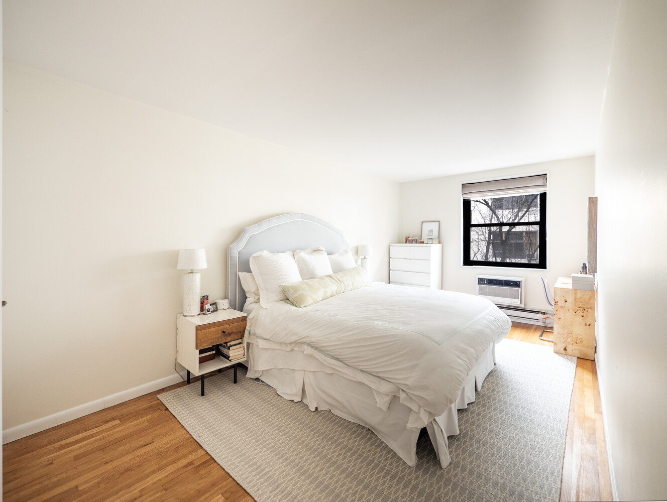 133 BARROW Street 4B