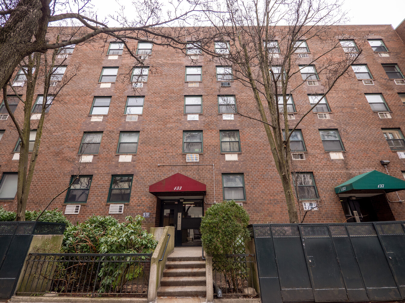 133 BARROW Street 4B