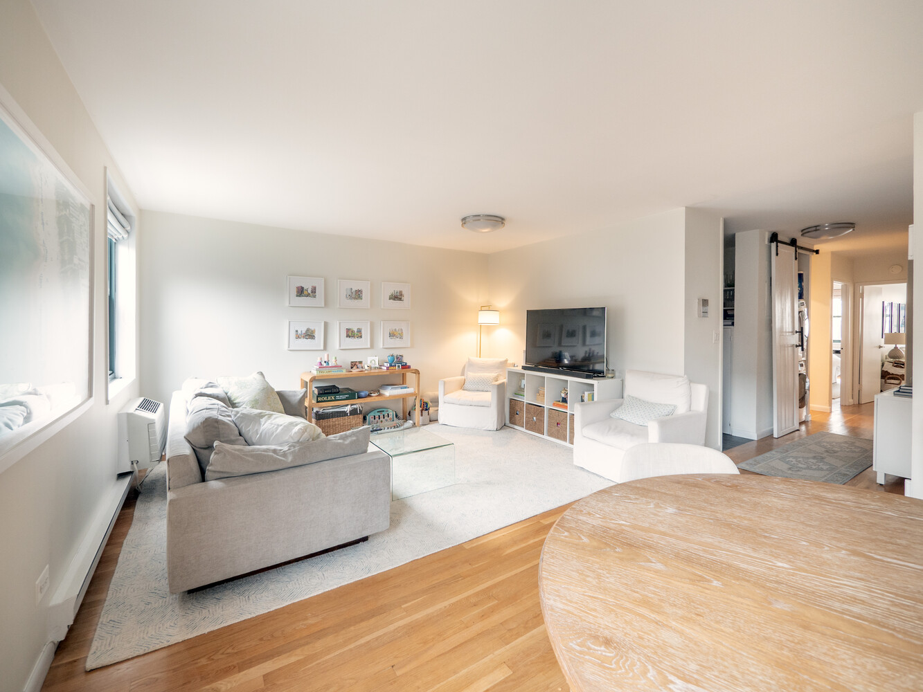 133 BARROW Street 4B
