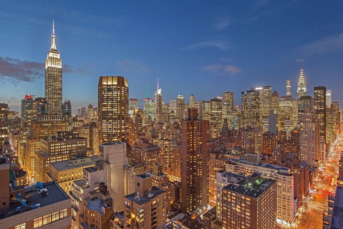 200 E 32ND Street 32E