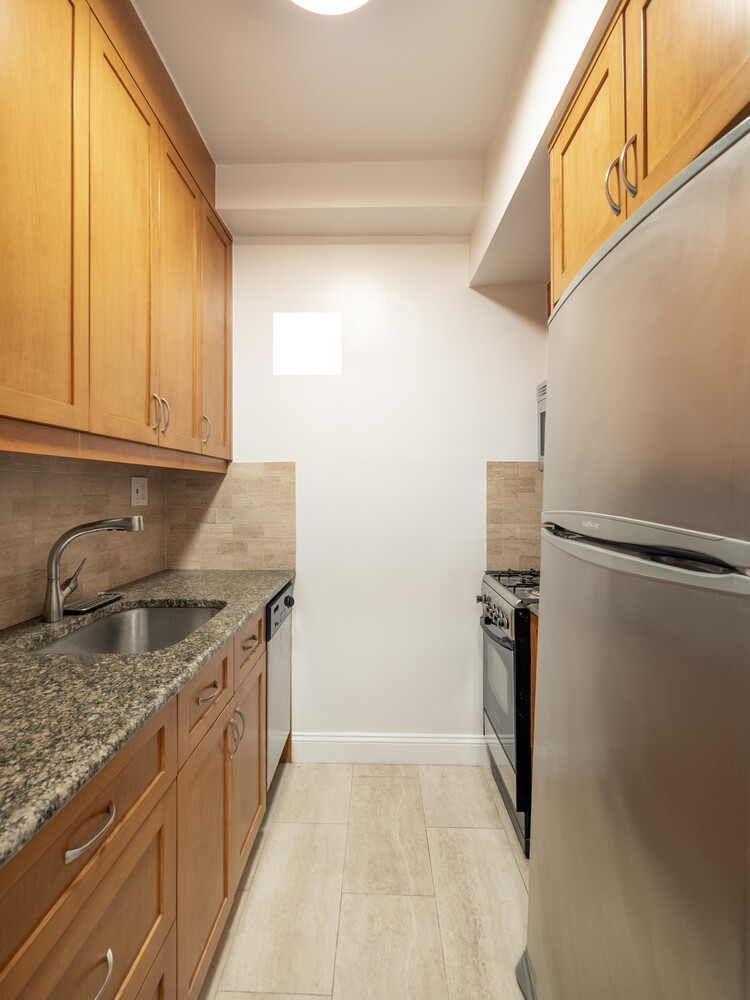 305 E 40TH Street 14V