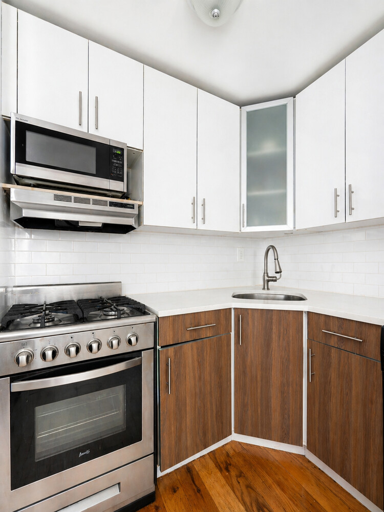887 LAFAYETTE Avenue