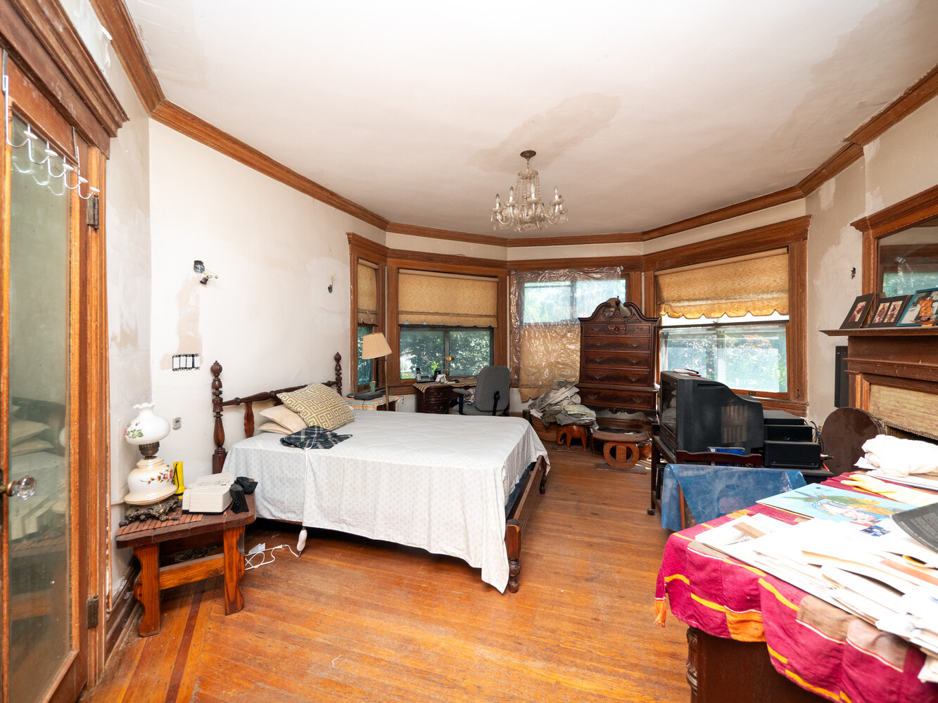 1112 ALBEMARLE Road