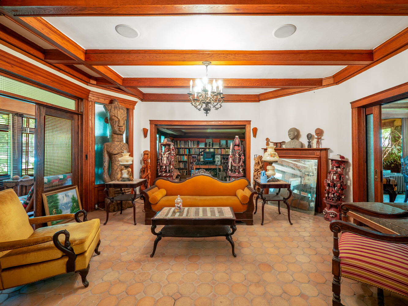 1112 ALBEMARLE Road