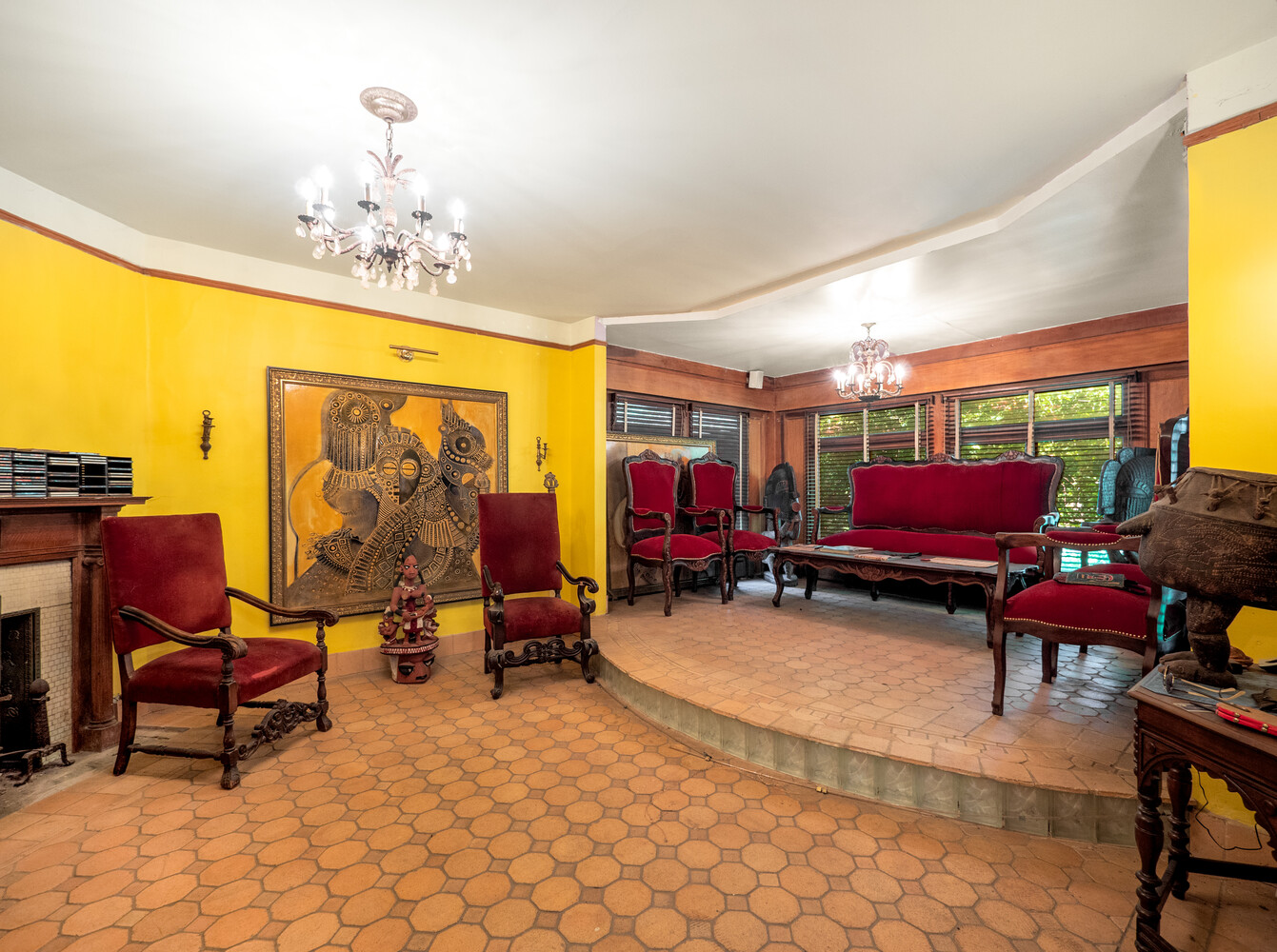 1112 ALBEMARLE Road
