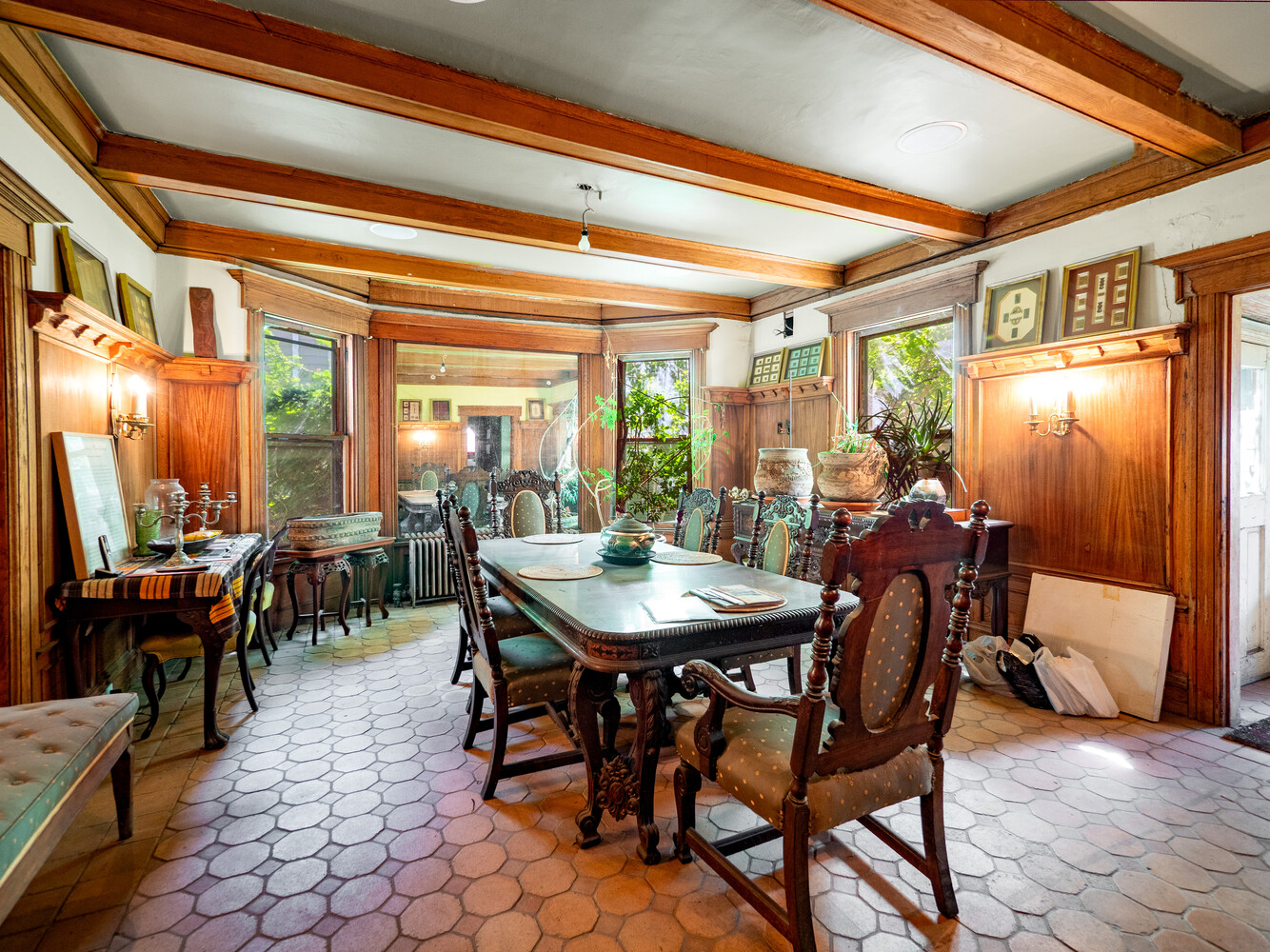 1112 ALBEMARLE Road