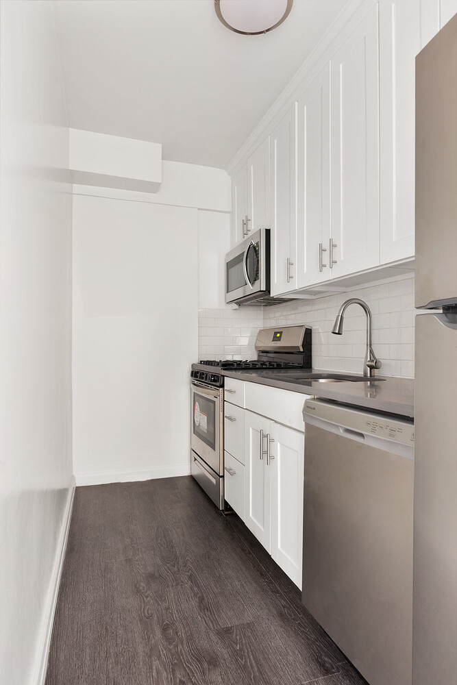 333 E 46TH Street 3B