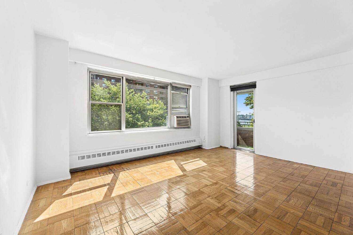 572 GRAND Street G503