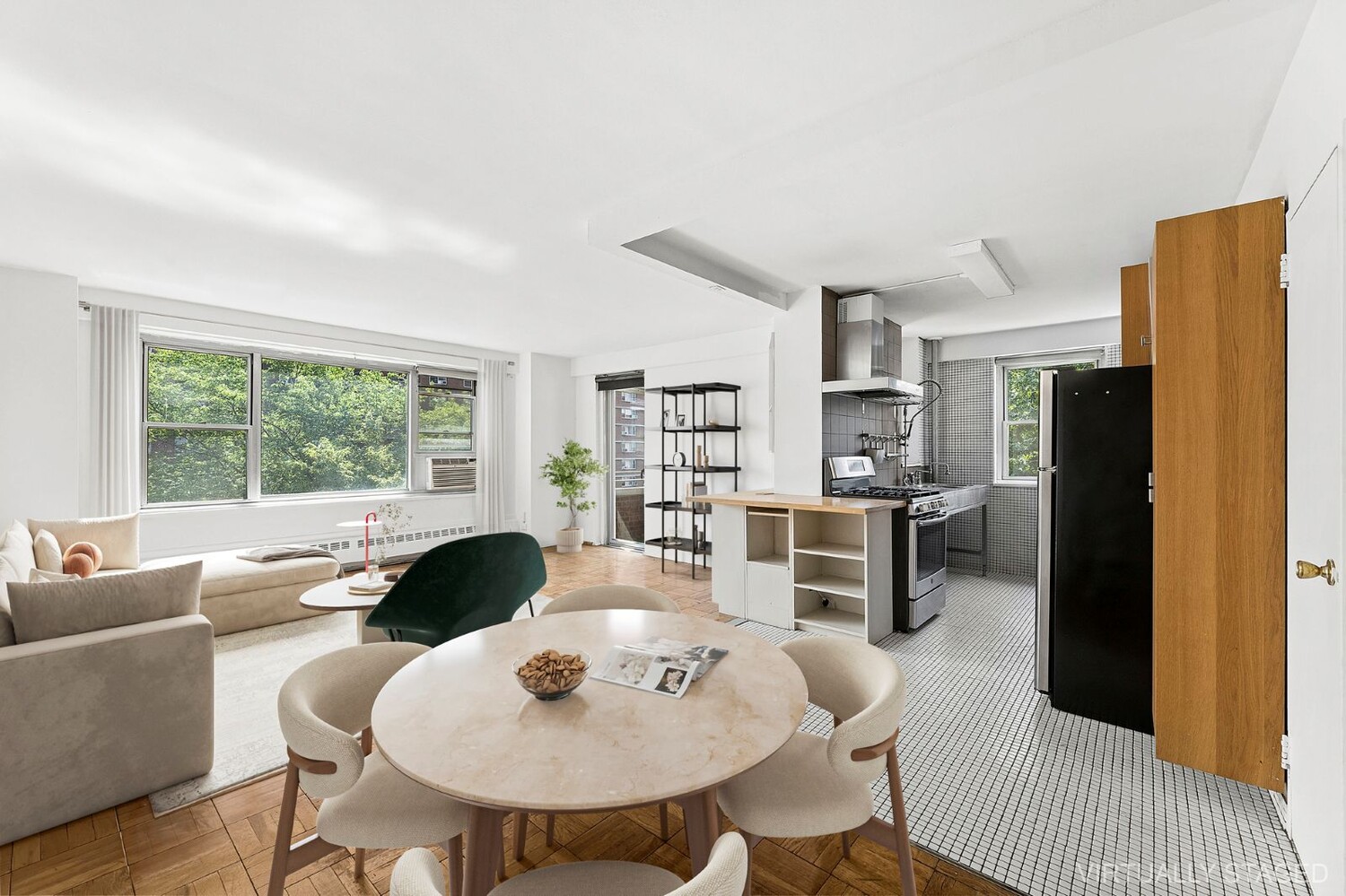 572 GRAND Street G503