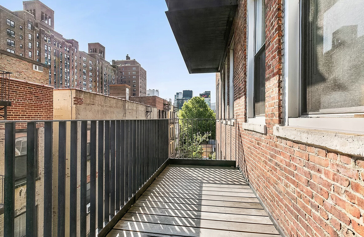 420 W 25TH Street 4G