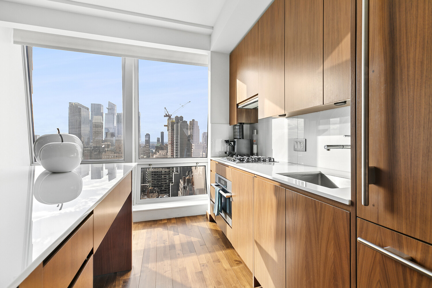 400 5TH Avenue 34G